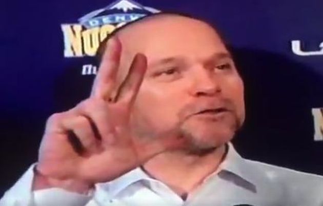 Мелоун хвали Јокића и подиже три прста: Мораћемо српске навијаче да водимо са собом (ВИДЕО)